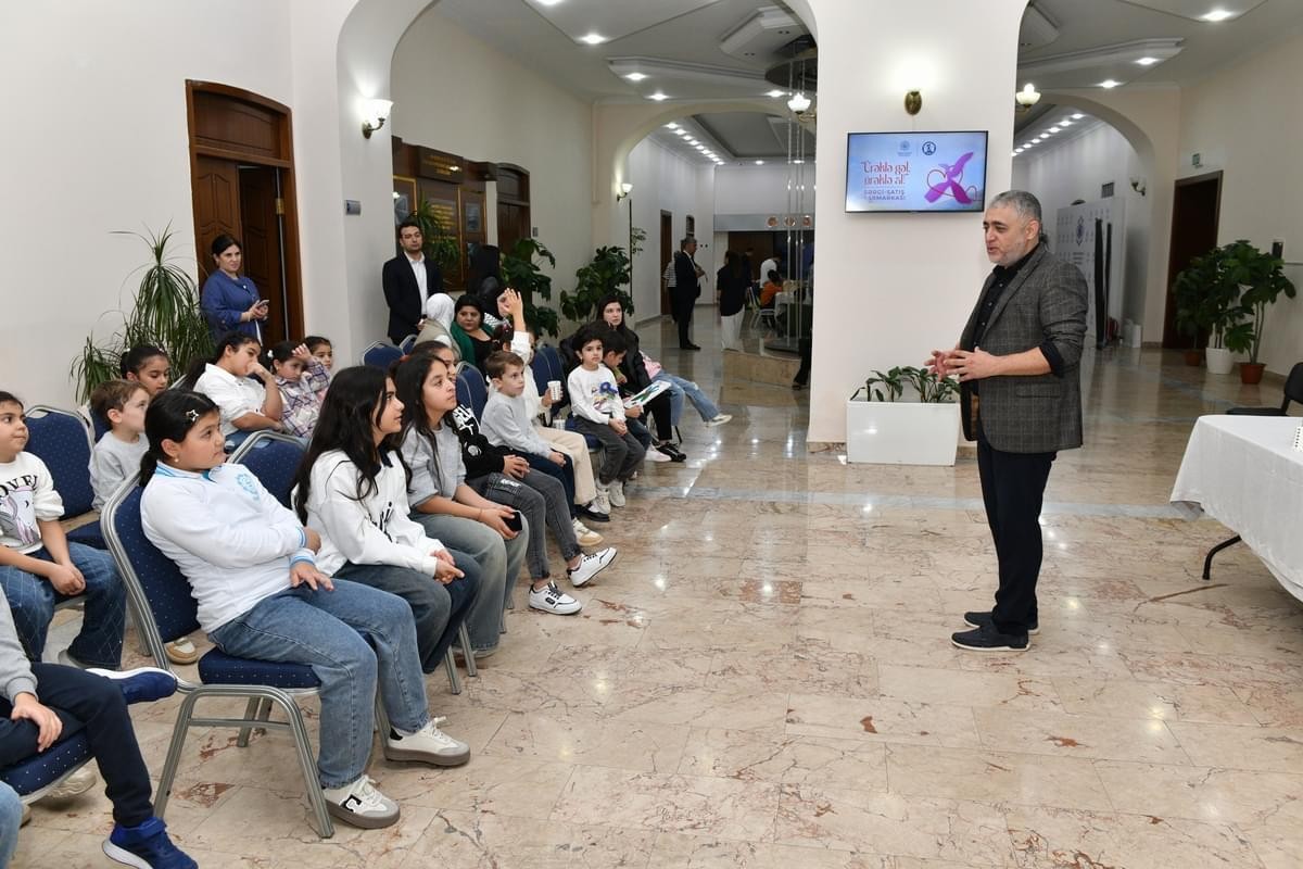 Nazirlikdə şəhid ailələrinin əl işlərindən ibarət sərgi-satış yarmarkası keçirilib - FOTOLAR